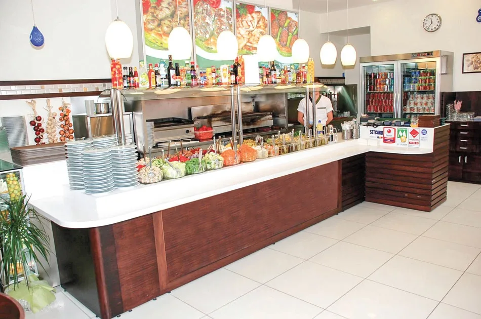 Salad Bar, Meze ve Çiğ Köfte Vitrinleri