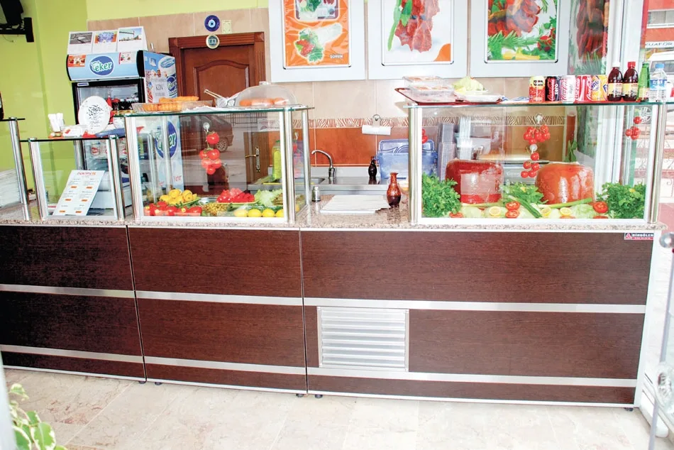 Salad Bar, Meze ve Çiğ Köfte Vitrinleri